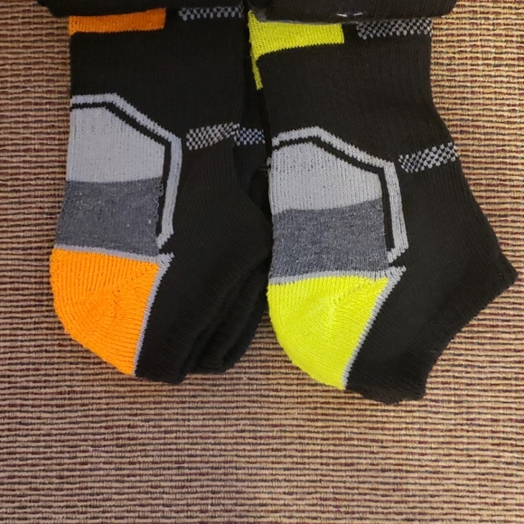 6 Pair Boys Fruit of Loom Ankle Socks - Picture 3 of 5